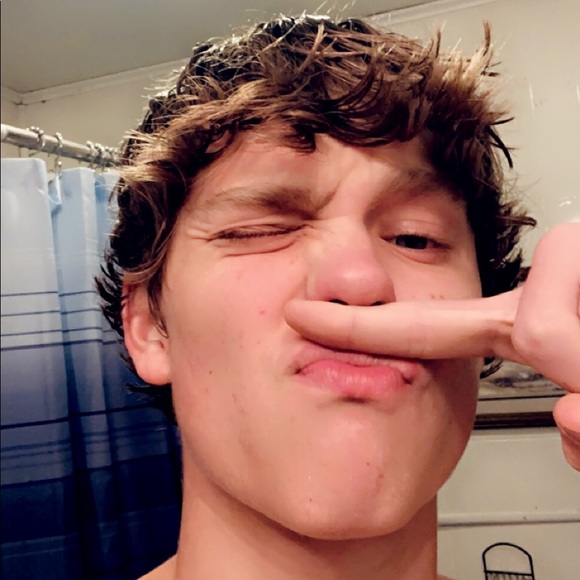 Meet your Posher, Logan - Picture 1 of 1